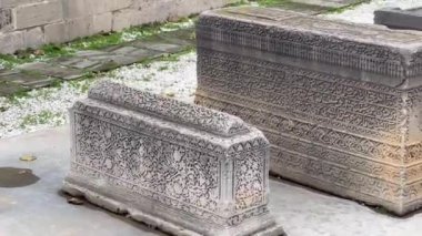 Azerbaycan 'ın Bakü şehrindeki tarihi mezarlar
