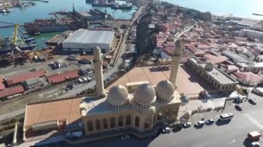 Deniz kenarındaki Büyük Cami - Azerbaycan, Bakü