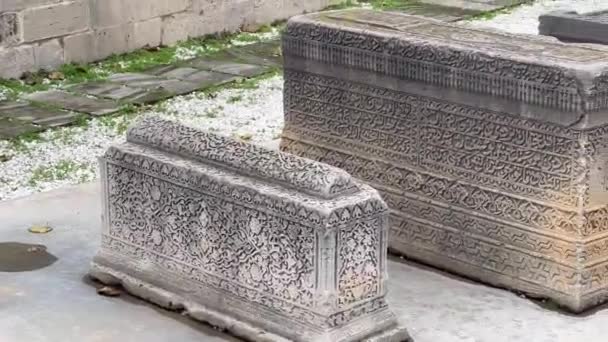 アゼルバイジャンバクーの旧市街にある歴史的墓 — ストック動画