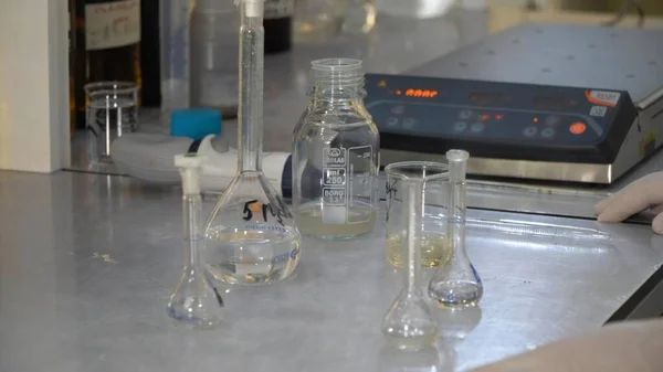 Wyroby Laboratoryjne Szklane Sprzęt Badań Naukowych Rozwoju Laboratorium Klinicznym — Zdjęcie stockowe