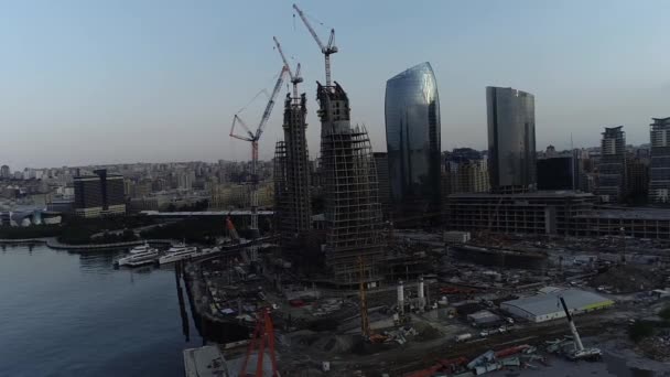 Baustelle Mit Kränen Bei Sonnenaufgang Luftaufnahme Baku Azerbaijan — Stockvideo