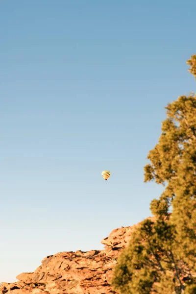 Rondkijkend Naar Een Luchtballon Sedona Arizona — Stockfoto