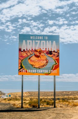 Arizona Eyaleti Hoş Geldiniz tabelasının dikey görüntüsünde 