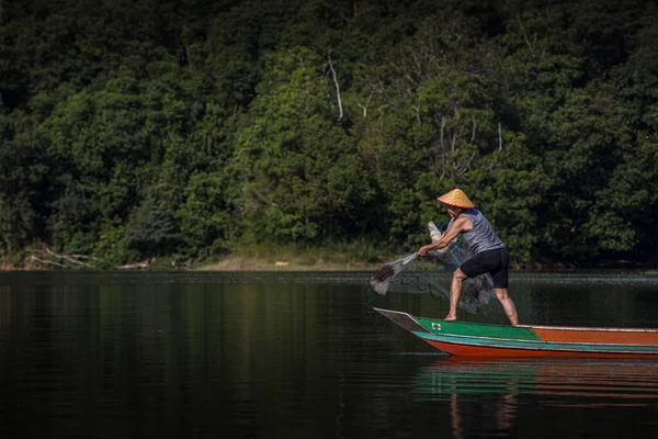 Рыбаки Работают Вместе Ловить Рыбу Помощью Сетей Южный Калимантан Индонезия — стоковое фото