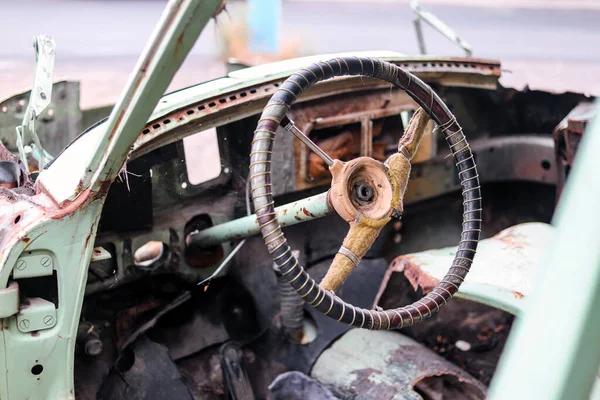 Sterowanie Porzuconym Samochodem Rusty Retro Wnętrze Samochodu Sieci — Zdjęcie stockowe