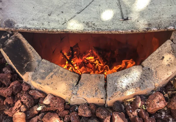 Brick Homemade Tandoor Hot Coals Ready Kebab — Stock Photo, Image