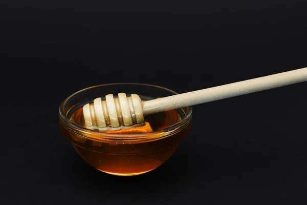 Flowing Honey Spoon Dark Light Shallow Depth Field — Stock Photo, Image