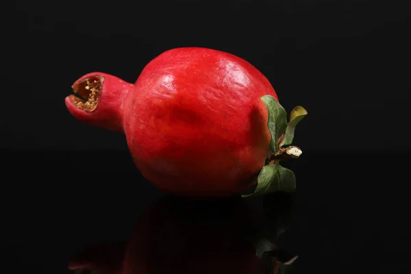 Red Pomegranate Black Background Shallow Depth Field — Stock Photo, Image