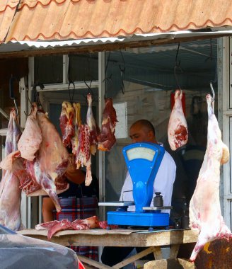 SSCB zamanından kalma pullarla et geçidi.