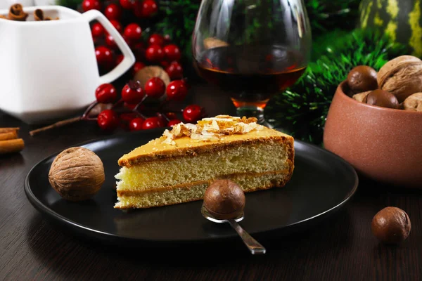 Gâteau Homme Idéal Sur Une Assiette Noire Sur Table Noël — Photo