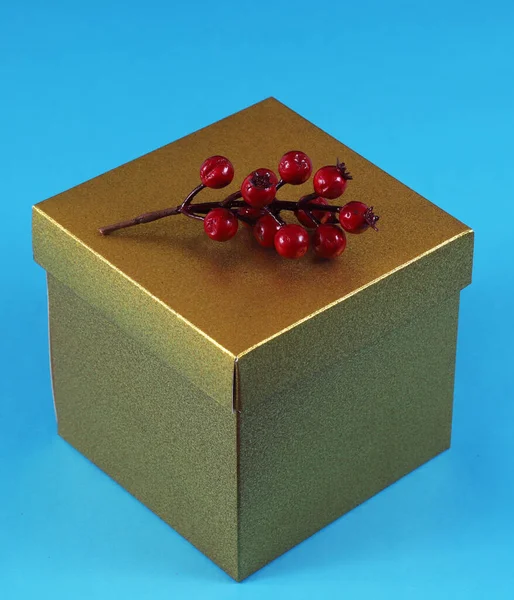 Κουτί Δώρου Απομονωμένο Μπλε Φόντο — Φωτογραφία Αρχείου