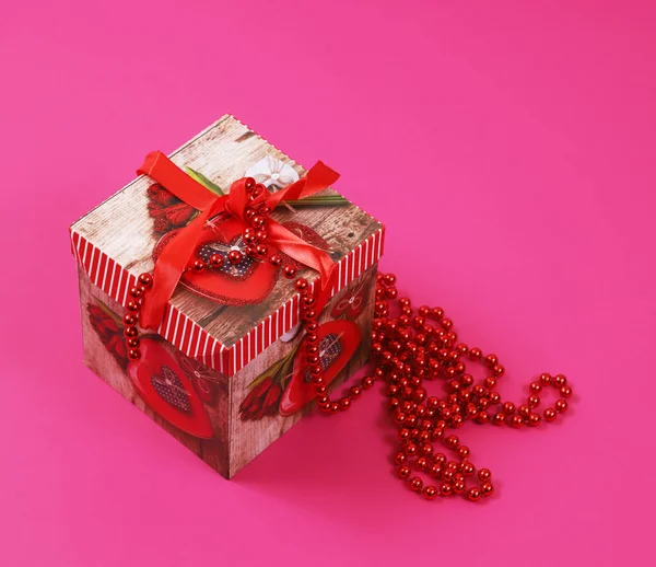 Χριστουγεννιάτικα Κουτιά Δώρου Διάφορα Χρώματα Ροζ Φόντο — Φωτογραφία Αρχείου