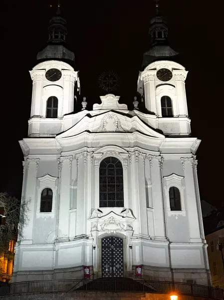 Karlovy Vary, Çek Cumhuriyeti - 05 Mart 2024: Karlovy Vary 'nin eski binaları