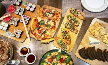 Masada çeşitli suşiler var. Üst görünüm