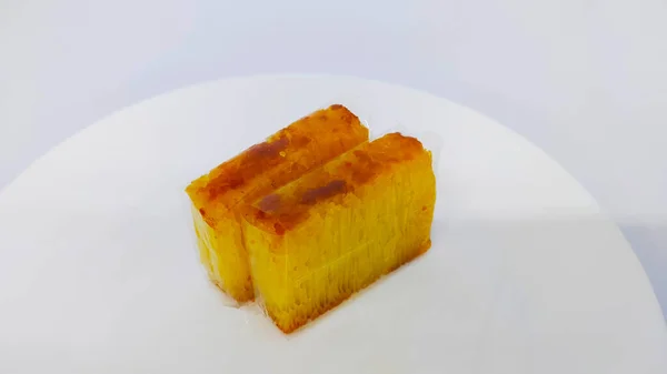 在新加坡 Bika Ambon或Golden Cake或Golden Kuih Bingka是印尼的甜品和来自亚洲的正宗传统食物 — 图库照片