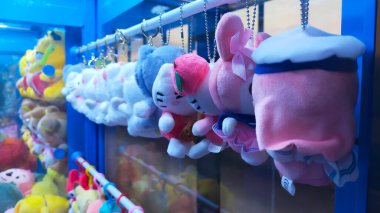 Crane Claw machine arcade price various colorful cute doll.