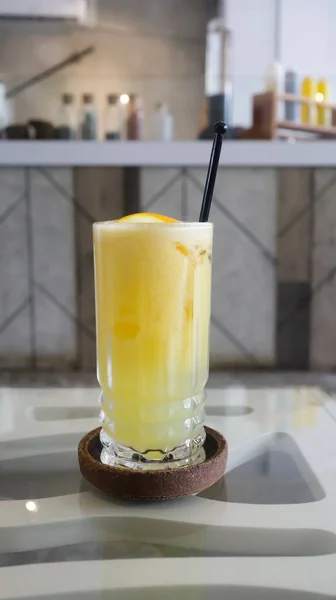 Ice Squeezed Orange Orange Juice Tall Glass Table — Stockfoto