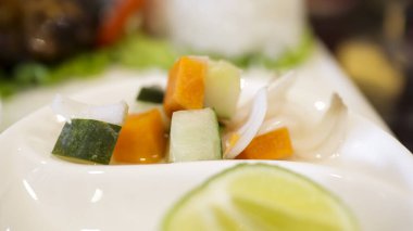 Acar, Endonezya, Malezya, Singapur ve Brunei 'de yaygın olarak rastlanan bir turşu türüdür. Her yemeğin çeşnisi olarak servis edilir..