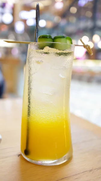 Tropické Ruměnec Mocktail Sladký Čerstvý Nápoj Rozmanité Tropické Ovoce Mango — Stock fotografie
