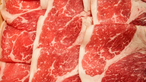 新鲜的生牛肉片用来做日本菜的肉片 优质牛油肉片 — 图库照片