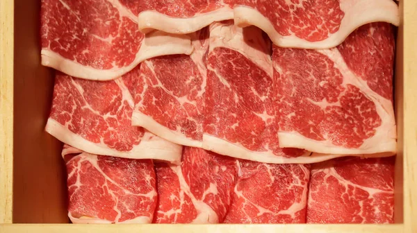 Świeża Surowa Wołowina Kroi Mięso Dla Japońskiej Żywności Shabu Shabu — Zdjęcie stockowe