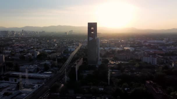 Mexico City Insignia Kulesi Nin Etrafında Uçan Güzel Bir Günbatımı — Stok video