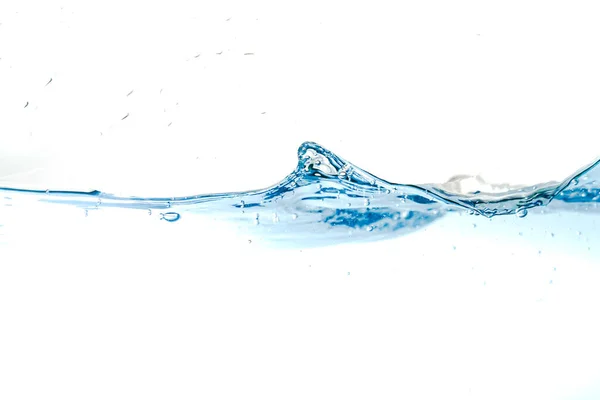 Onde Acqua Limpide Acqua Spruzzi Onda Blu Isolato Sfondo Bianco — Foto Stock