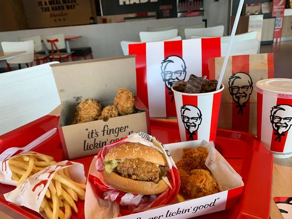 아유타야 Ayutthaya Thailand Apr 2022 Kfc Hamburger Fried Chicken Set — 스톡 사진
