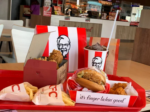 Ayutthaya Thaiföld Ápr 2022 Kfc Hamburger Sült Csirke Készlet Gyorsétterem — Stock Fotó