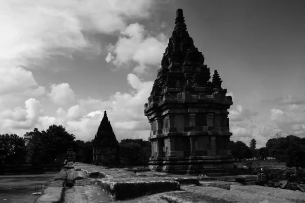 Siyah Beyaz Prambanan Tapınak Binalarından Biri — Stok fotoğraf