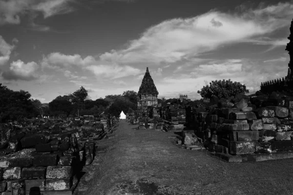 Dos Edifícios Templo Prambanan Preto Branco — Fotografia de Stock