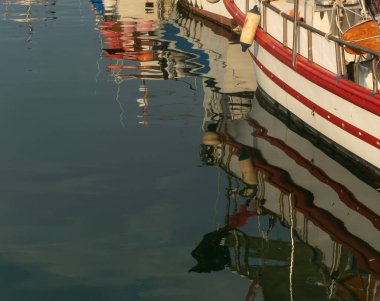 Sakin Akdeniz sularındaki yansımalar