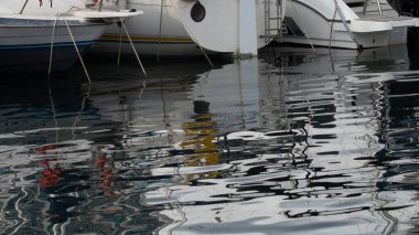 Sakin Akdeniz sularındaki yansımalar