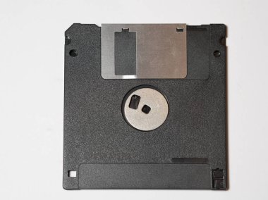 Eskimiş teknolojik nesneler