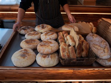 Satılık farklı ekmek türleri
