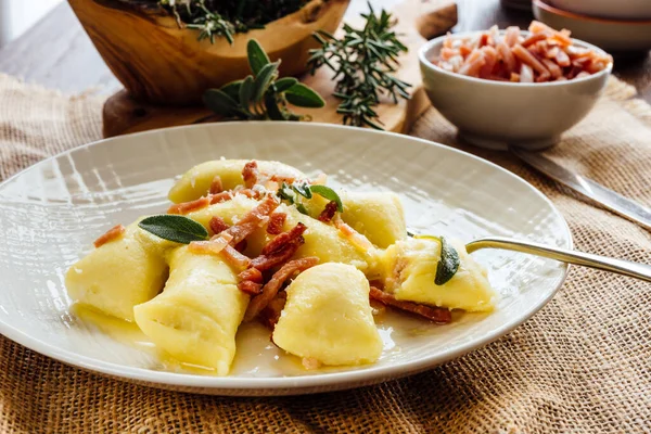 Stuffed Gnocchi Seasoned Melted Butter Sage Strips Speck — Stock Photo, Image
