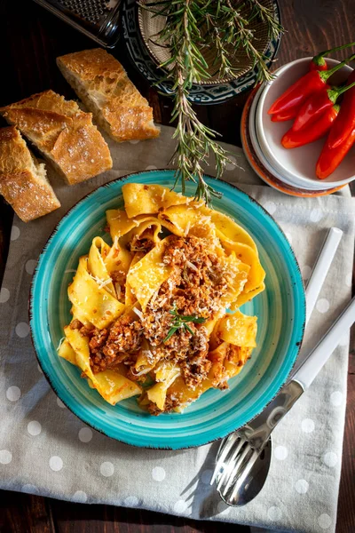 Homemade Pappardelle Meat Sauce Plate — Stockfoto