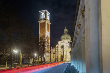 Vicenza, İtalya - Geceleri Monte Berico Bazilikası