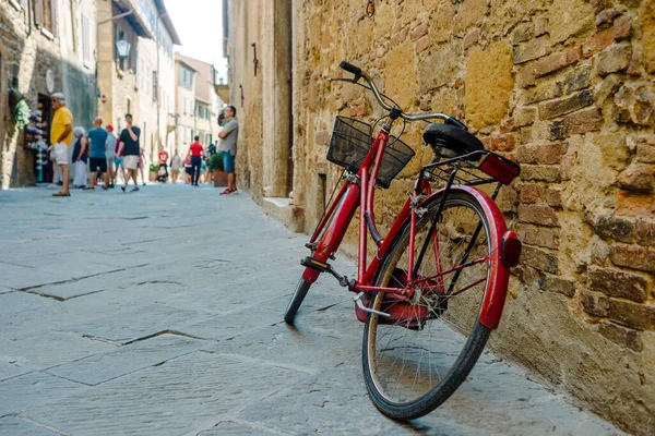 Pienza Tuscany Red Bicycle Leaning Old Wall Street — Stock Photo, Image