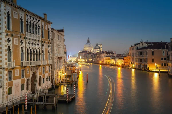 Venecia Italia Panorama Del Gran Canal Punta Della Dogana Con Fotos de stock libres de derechos