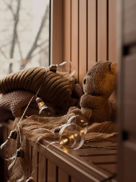 Christmas Decorations Teddy Bear Toy Windowsill — Stock Photo, Image