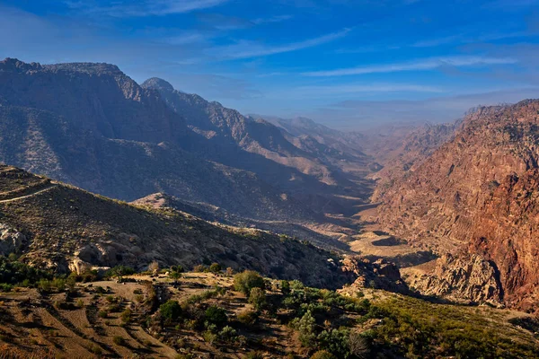 Jordanische Sonnenuntergangslandschaft Felsiger Berg Mit Orangefarbenem Abend Dana Biosphärenreservat Jorda — Stockfoto