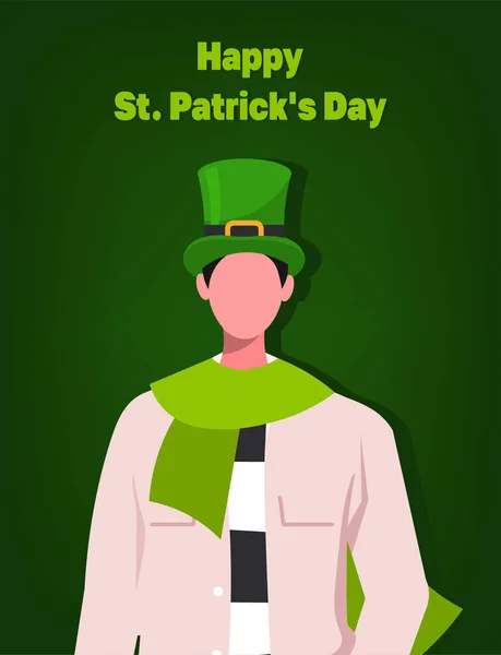 緑の帽子の若い男と薄緑のスカーフは聖パトリックの日を祝います 緑の背景に隔離されたフラットベクトルイラスト — ストックベクタ