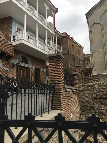  Eski şehir. Sokak manzaralı Tiflis, Sakartvelo, George 