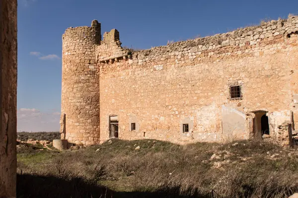 Santiago de la Torre kalesi, San Clemente belediyesindeki ortaçağ kalesi (Cuenca): mühendislik ve terk edilmiş binalar