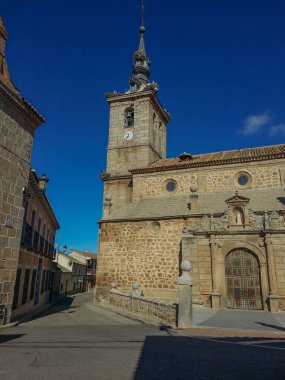 Colegio de Gramticos 'un tarihi binası ve Cuerva belediyesi tarihinin temsilcisi, Toledo.