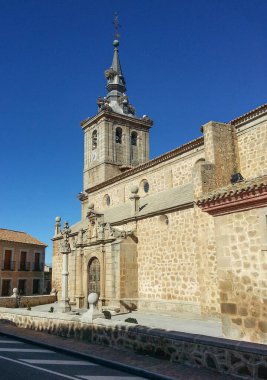 Colegio de Gramticos 'un tarihi binası ve Cuerva belediyesi tarihinin temsilcisi, Toledo.