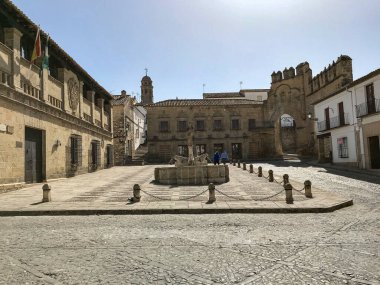 Baeza şehrinin merkez meydanı, Jaen, İspanya.