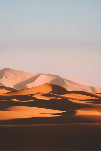 Merzouga, Fas 'ta kum tepecikli çöl kumu.