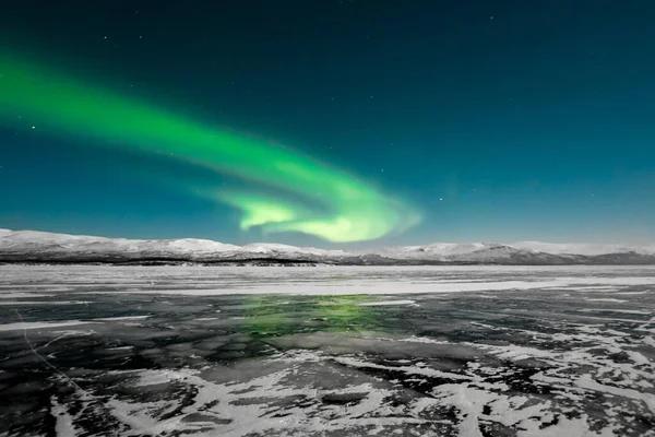 北の光オーロラアイスランドのボリアス — ストック写真